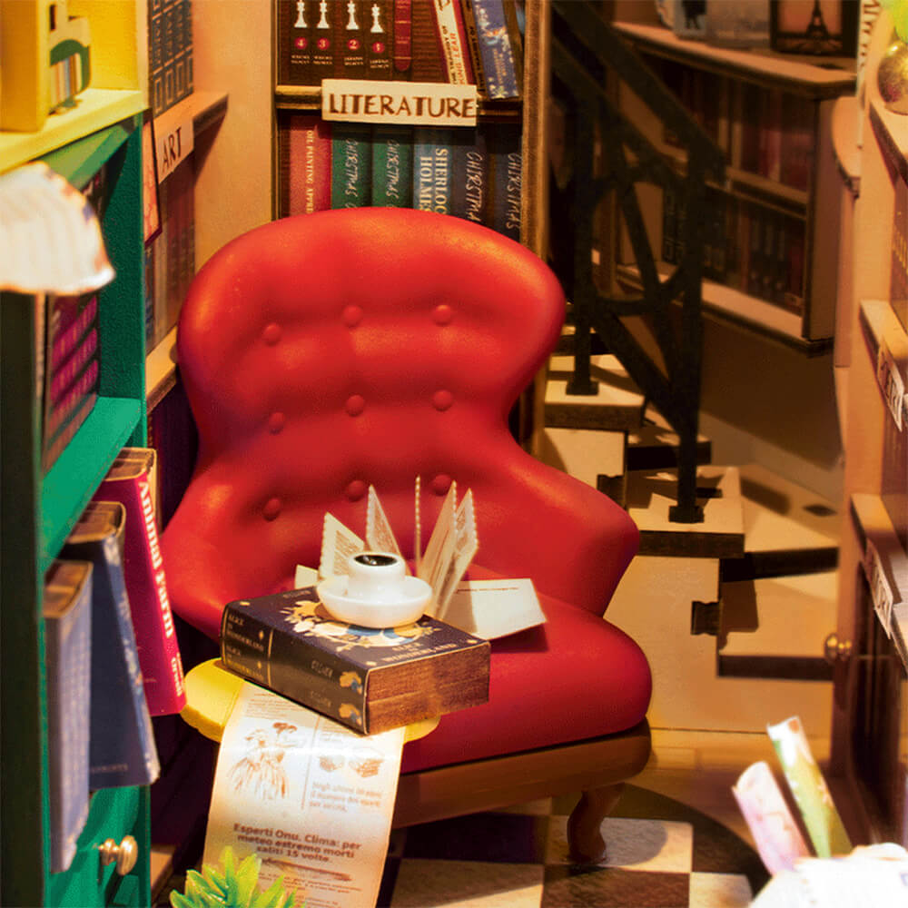 DIY Book Nook Kit - Shakespeare Bookstore